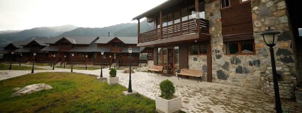 Hotel Banguriani Mestia Exterior photo
